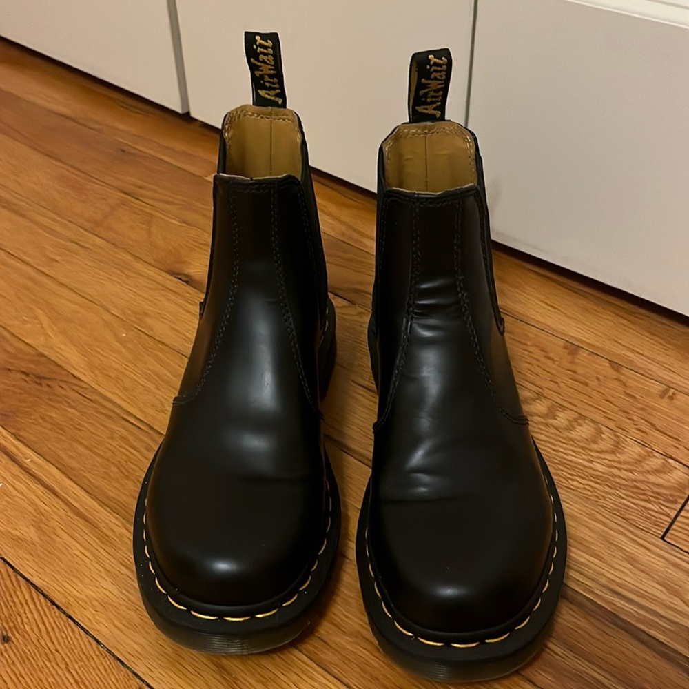 Dr. Martens Black Smooth Leather Chelsea Ankle Boots